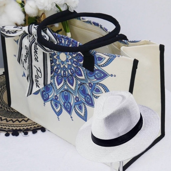 Festive Jute Tote with Hat. - Picture 1 of 7